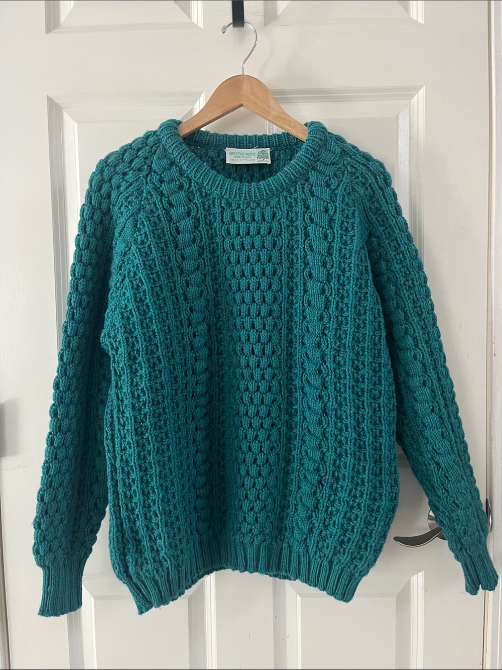 Vintage Teal Irish Wool Chunky Cable Knit Crewneck Sweater. Jewel tone medium